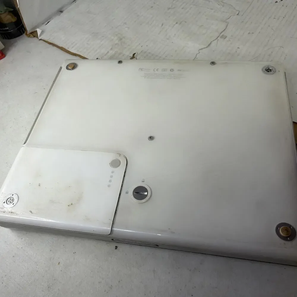 Vintage Apple iBook M6497 Laptop 2001 Untested For Parts Or Repair
